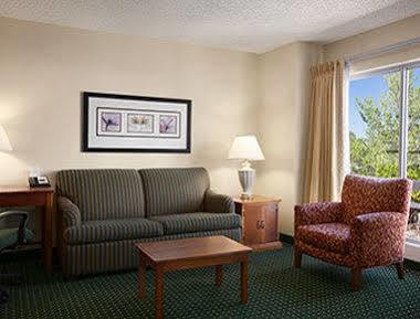 Hawthorn By Wyndham Airport Hotel Philadelphia
