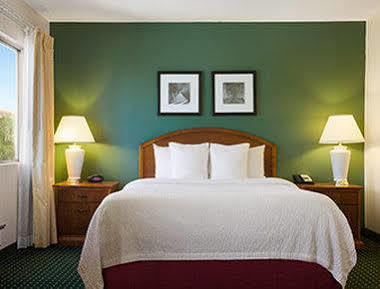 Hawthorn By Wyndham Airport Hotel 3*