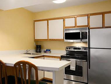Hawthorn By Wyndham Airport Hotel Philadelphia