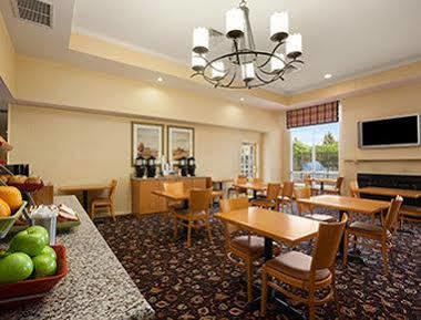 Hawthorn By Wyndham Airport 3*
