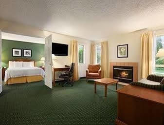 Hawthorn By Wyndham Airport 3*